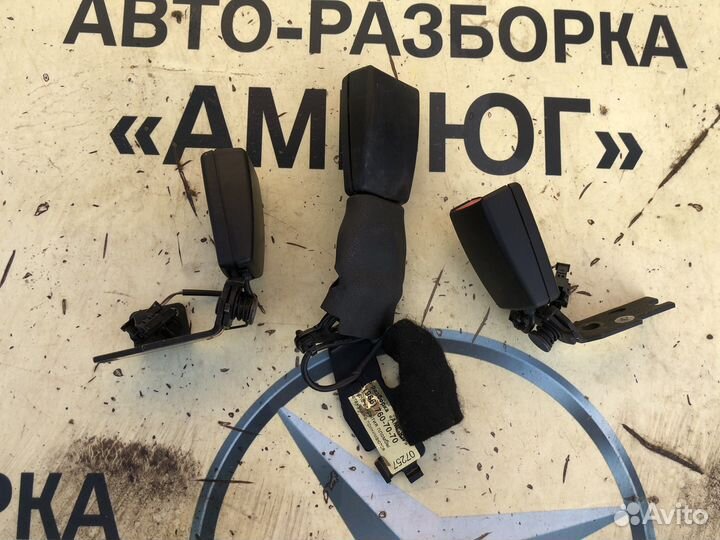 Mercedes W213 E213 замки ремней безопасности зад