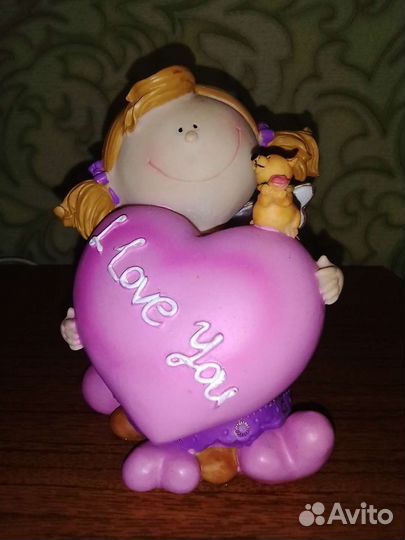 Сувениры,копилки, девочка и бычок сердечком