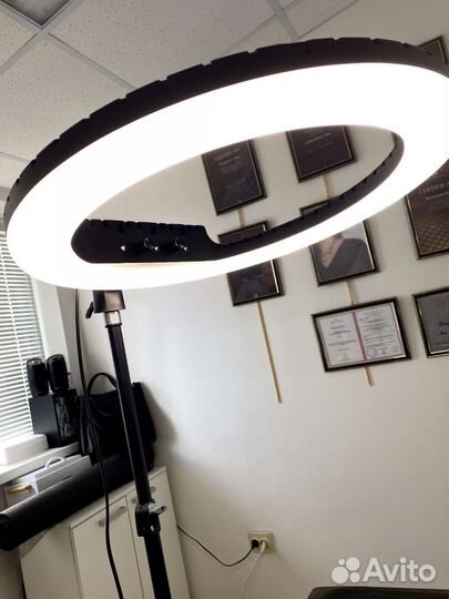 Кольцевая лампа с усиленным штативом 45 см