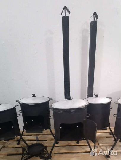 Печь под казан с трубой и дверцей