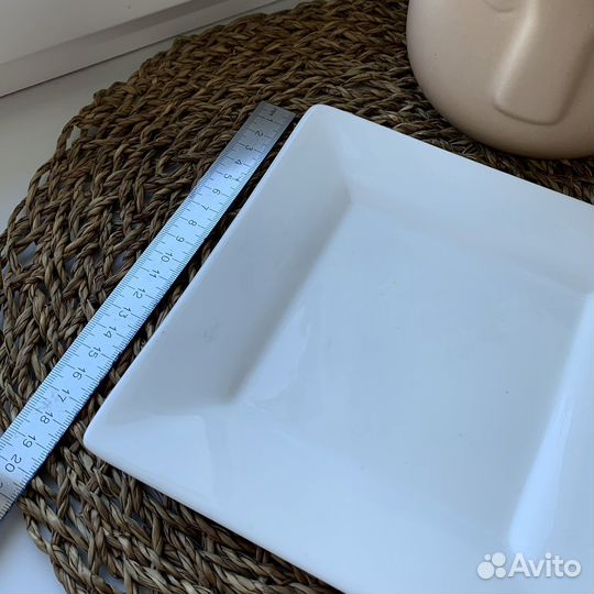 Квадратные тарелки посуда