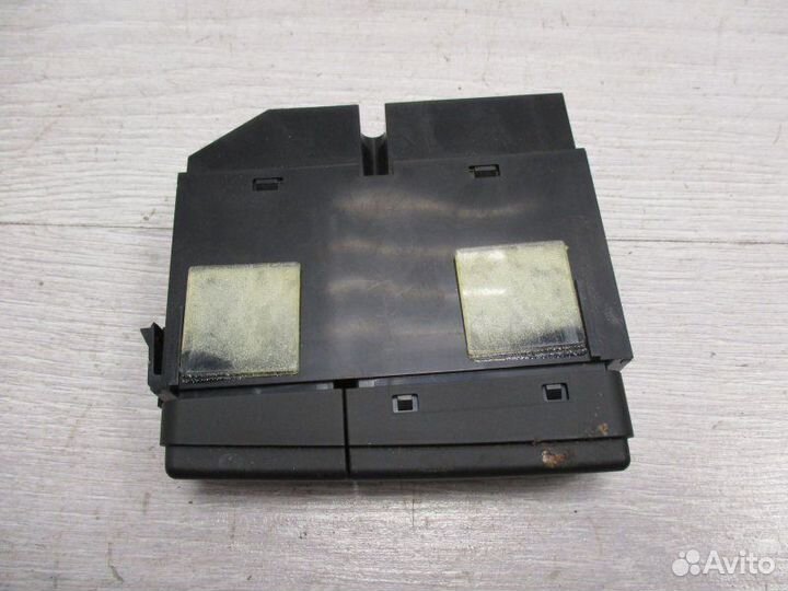 Кнопка выключатель Toyota Avensis 1.8 2005