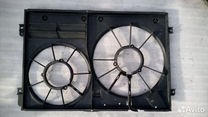 Volkswagen Passat B6 диффузор вентилятора