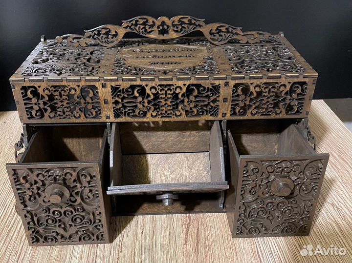 Шкатулка для украшений из дерева