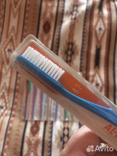 Зубная щетка