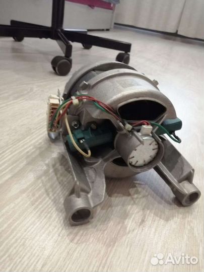 Эл. Двигатель от стиральной машинки samsung