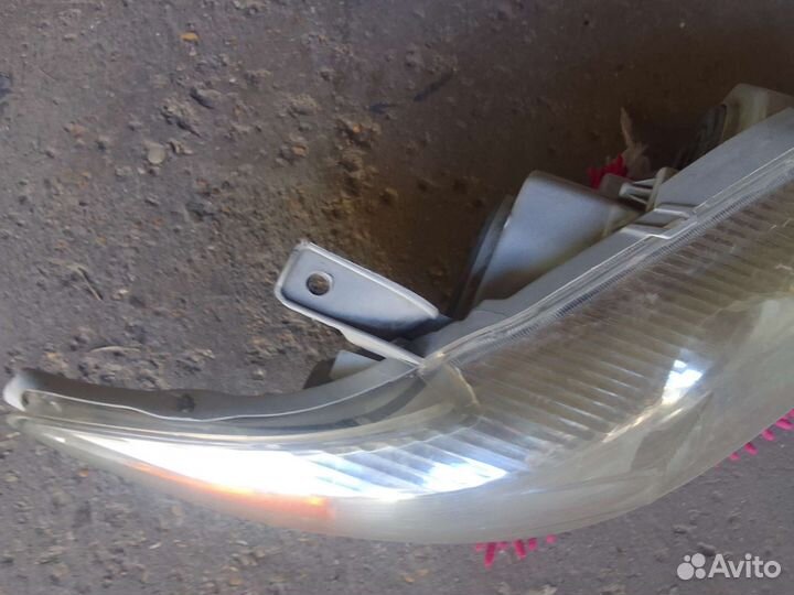 Фара на Камри 40