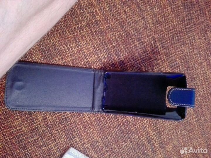 Чехол на телефон HTC HD2