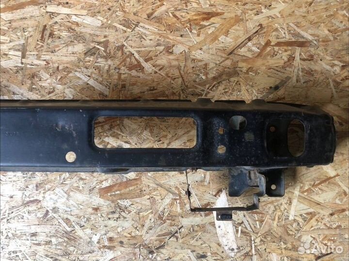 Усилитель переднего бампера Nissan Maxima