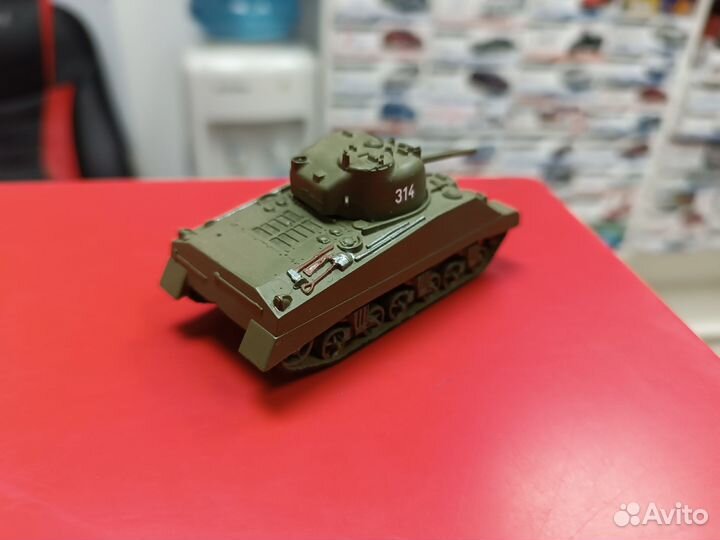 Шерман 1:72 собран и окрашен