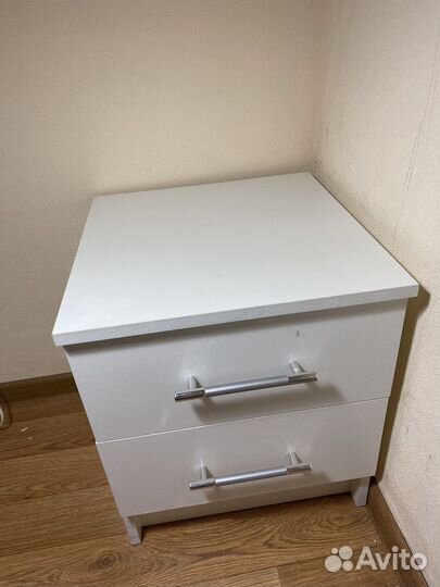 Тумба прикроватная с выдвижными ящиками