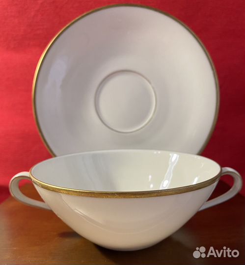 Бульонница с блюдцем