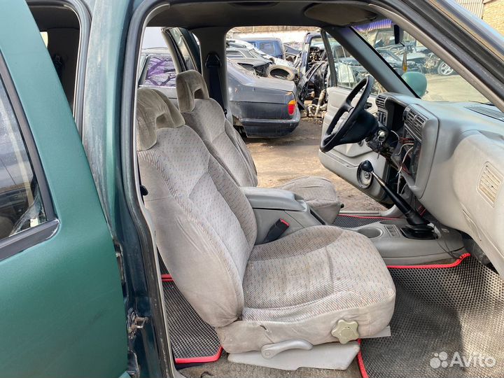 Комплект сидений Chevrolet Blazer 2 S15