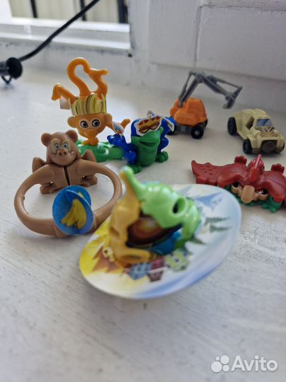 Игрушки киндер 2024 Европа машинки животные