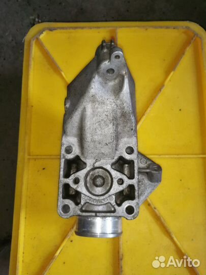 Кронштейн двигателя Mercedes Viano W639 OM 646