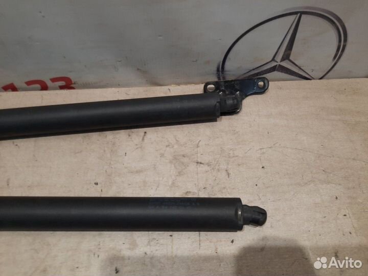 Амортизатор багажника Mercedes Gl550 X164 273.963
