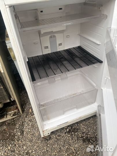 Холодильник бу большой