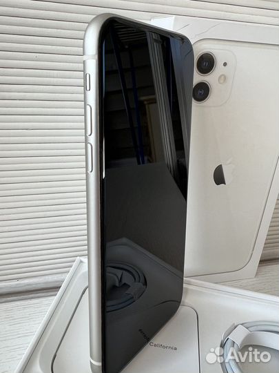 Телефон iPhone 11