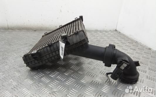 Радиатор интеркуллера volkswagen touareg 7L (UML12