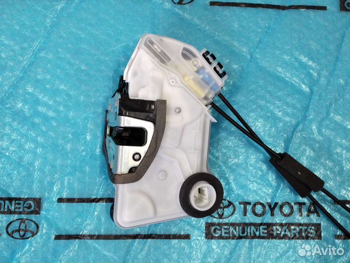 Тойота C-HR Замок двери передний правый 2016-2023
