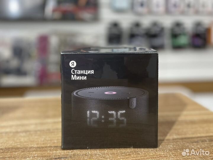 Умная колонка Яндекс Новая Станция Мини с часами