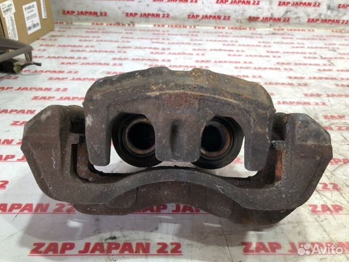 Суппорт передний правый Mitsubishi Challenger K97