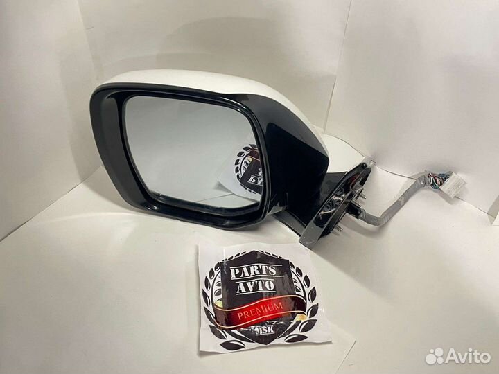 Зеркало правое Infiniti QX56 QX80 Nissan Patrol
