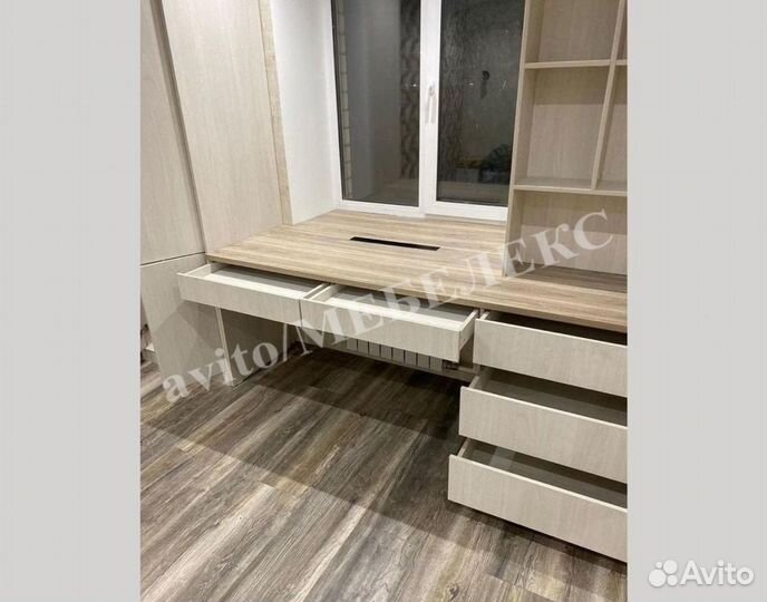 Рабочая зона у окна