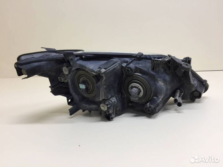 Фара левая Toyota Camry