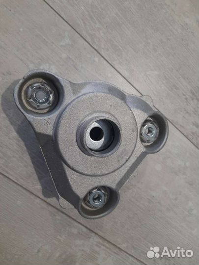 Опоры и подшипники амортизатора ST0472