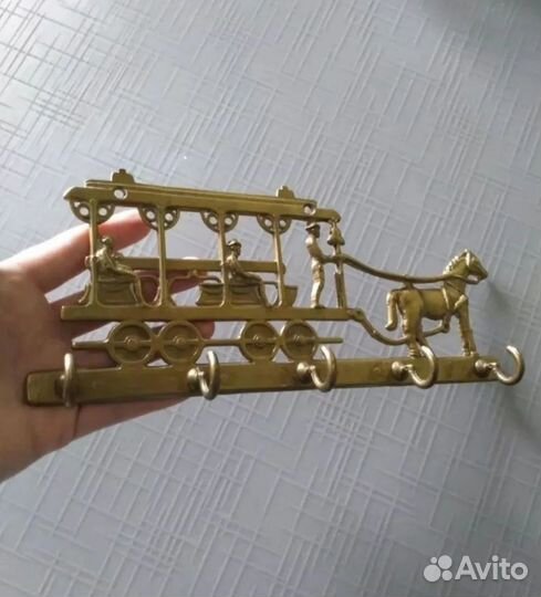 Вешалка ключница латунь Европа