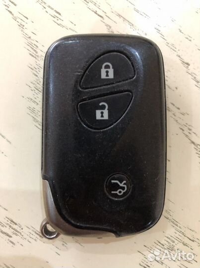 Ключ Lexus
