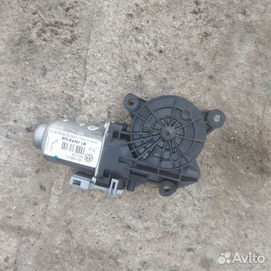 Моторчик стеклоподъёмника левого заднего VW Polo
