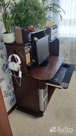 Компьютерный стол
