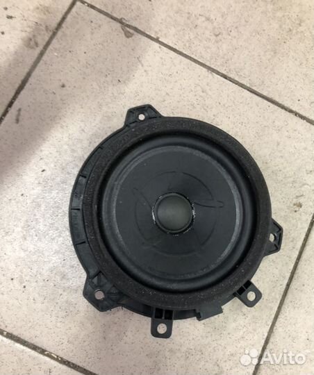 Динамик в дверь Hyundai Solaris 2