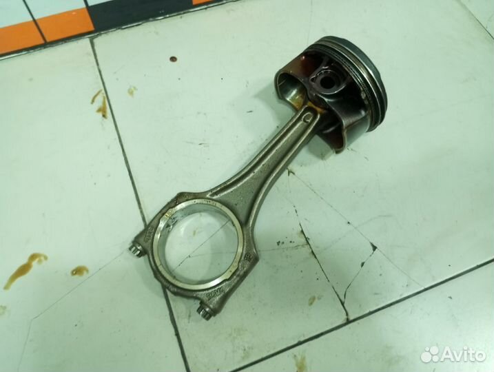 Поршень с шатуном Audi Q8