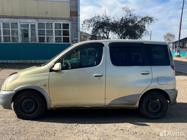 Toyota Funcargo 1.3 AT, 2001, 260 000 км