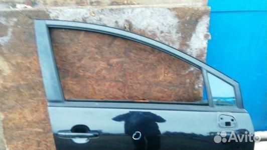 Дверь передняя правая toyota corolla verso 2 (82L1