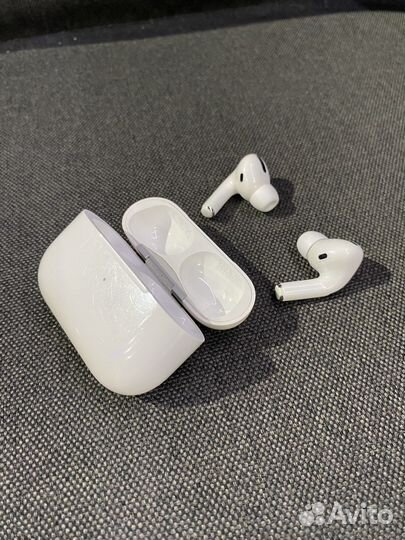 Продам AirPods Pro (1-поколение)