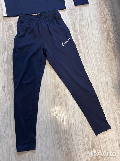 Спортивный костюм Nike