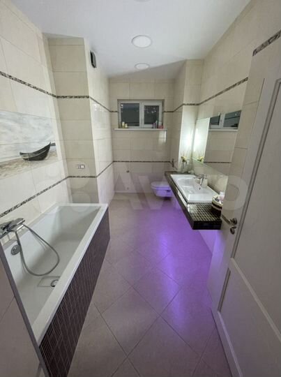 Дом 340 м² на участке 10,5 сот.