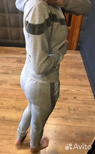 Спортивный костюм женский