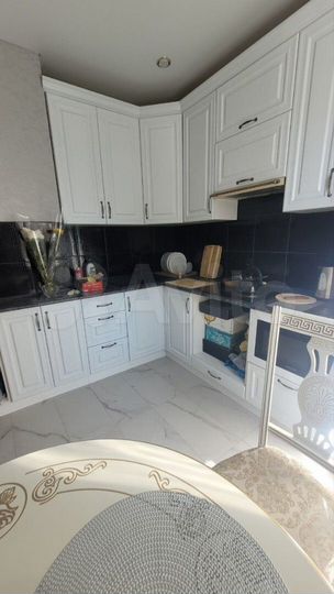 2-к. квартира, 54,2 м², 1/17 эт.