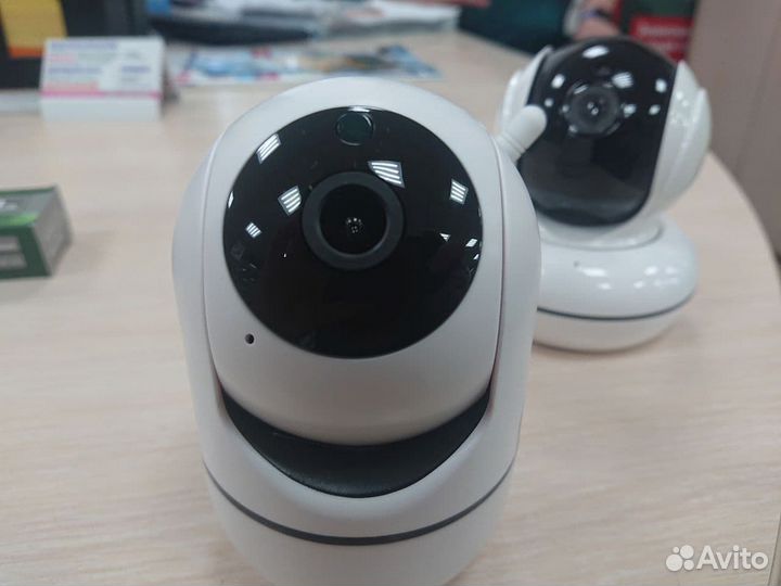 Умная вайфай камера видеонаблюдения с записью