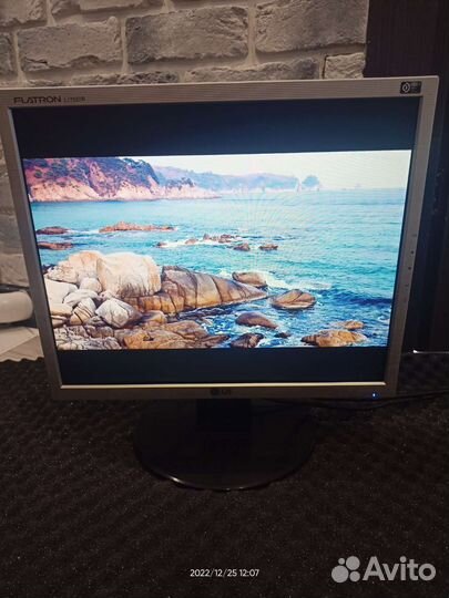 Надёжный монитор для дома или работы