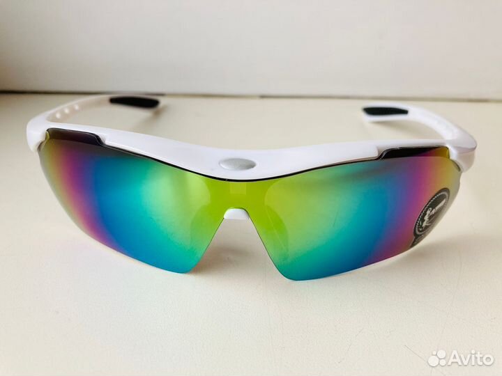 Зеркальные спортивные солнцезащитные очки