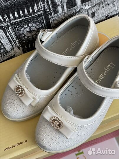 Туфли для девочки 27 28 размер новые