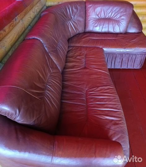 Продам диван угловой с креслом, экокожа