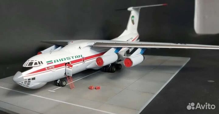 Модель самолета Ил-76 тд