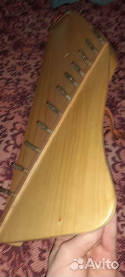 Двенадцатиструнные гусли с волной